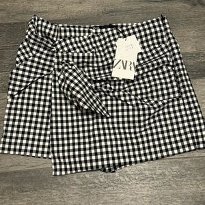 Zara - B&W Gingham Skort - NWT M/28